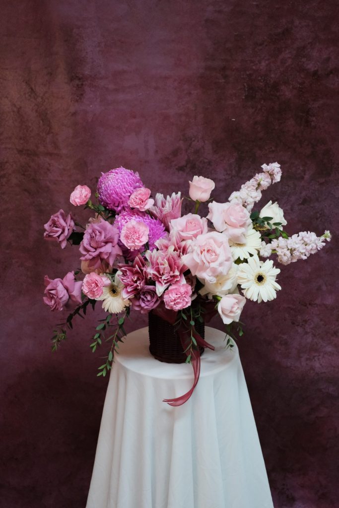 PINK AND WHITE FLOWER BOUQUET VASE